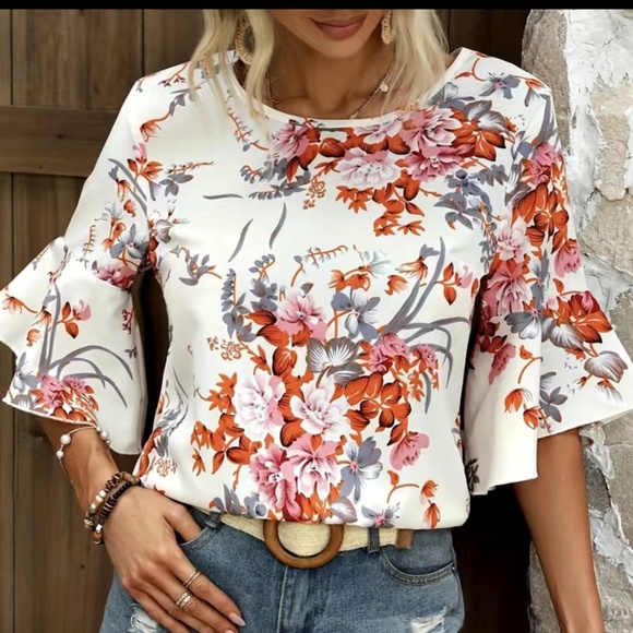 Tops - NWT Gorgeous Blouse